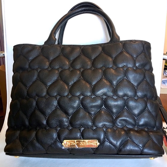 Betsey Johnson Quilted Heart Blk Purse Fuchsia Bow - Picture 4 of 8